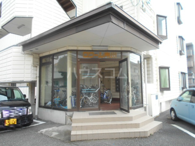 26/30 エントランス