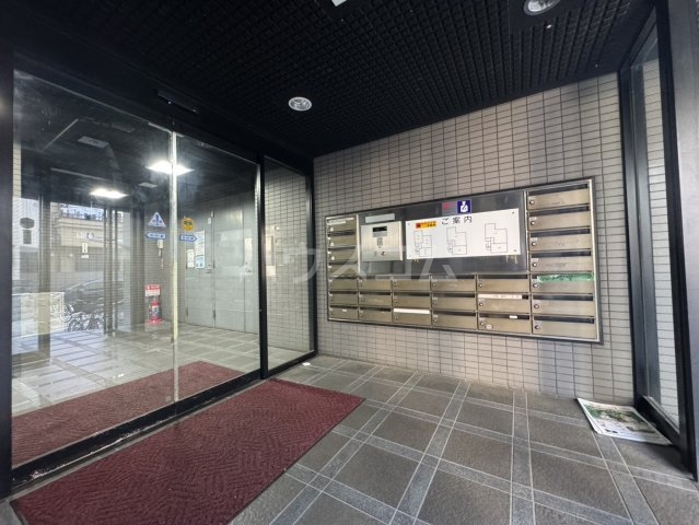 2/2 エントランス