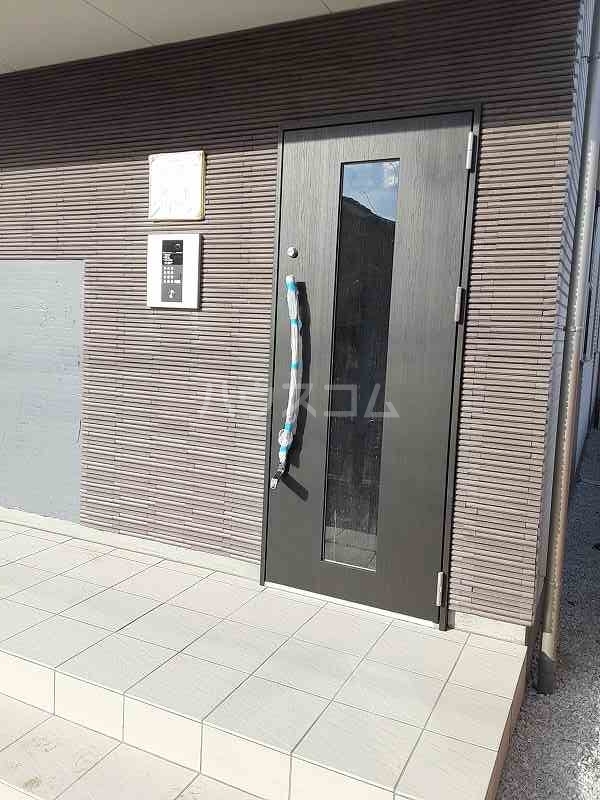 19/26 エントランス