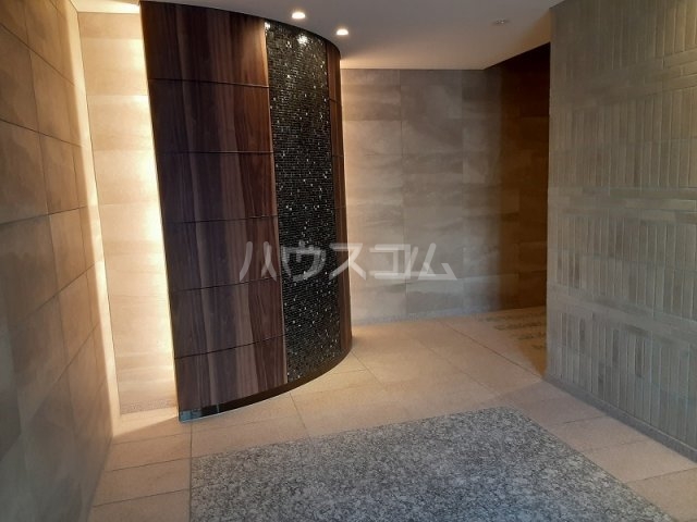 14/18 エントランス