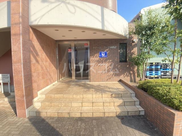 17/19 エントランス