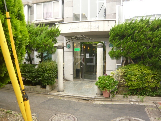 25/30 エントランス