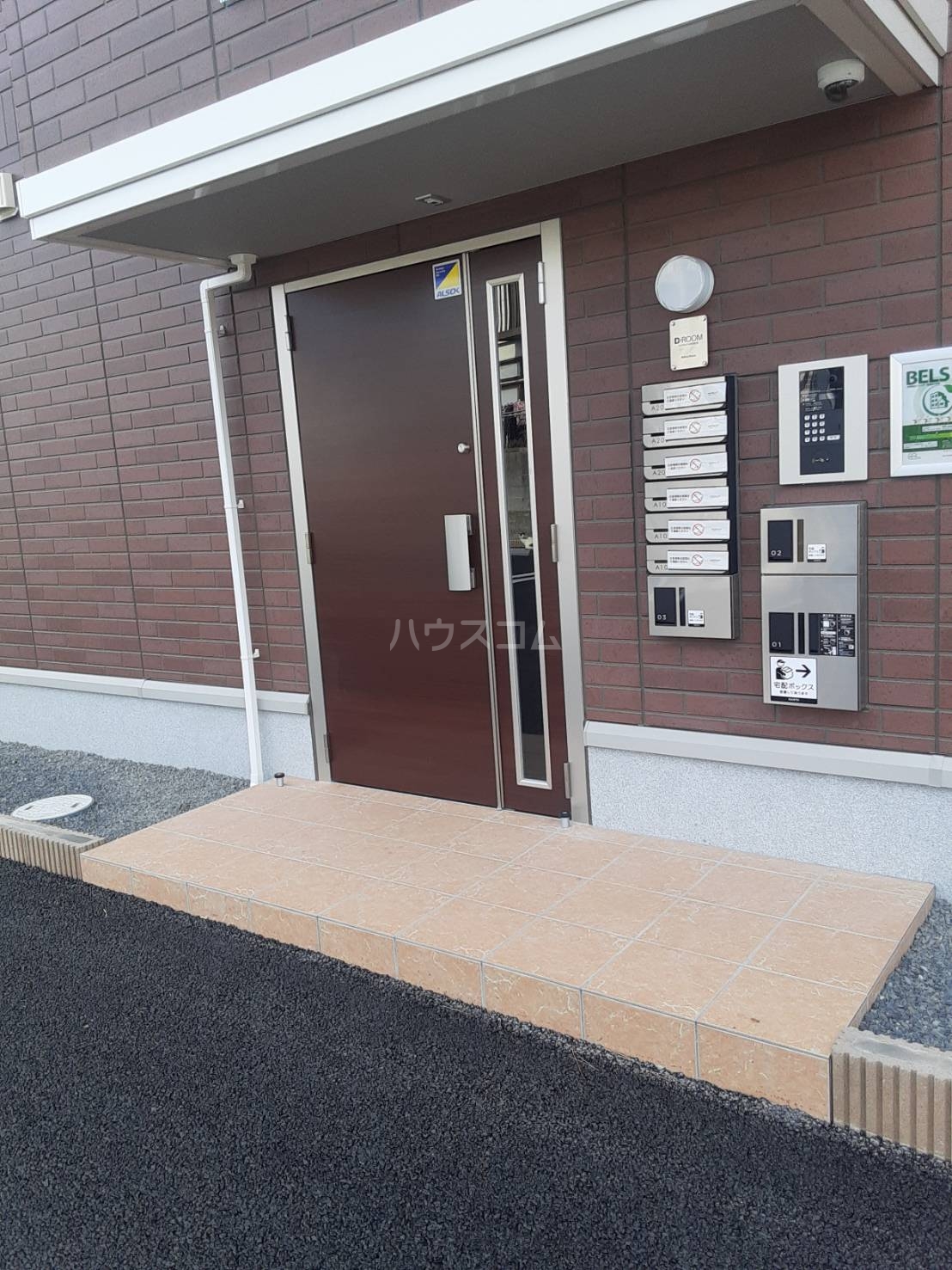 26/30 エントランス