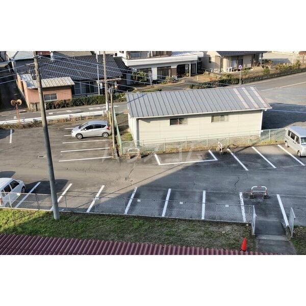 2/2 駐車場