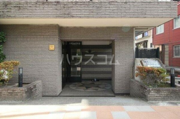 23/30 エントランス