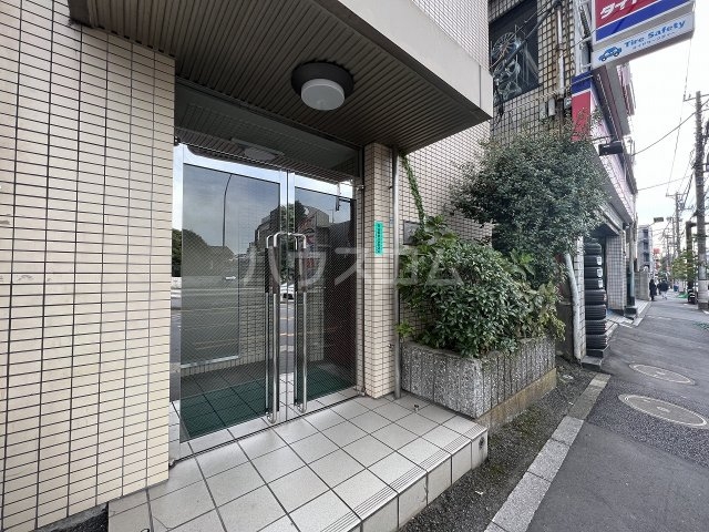 21/27 エントランス