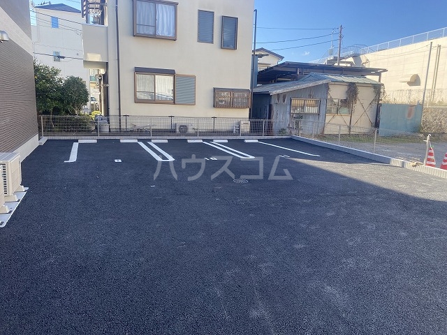 28/30 駐車場
