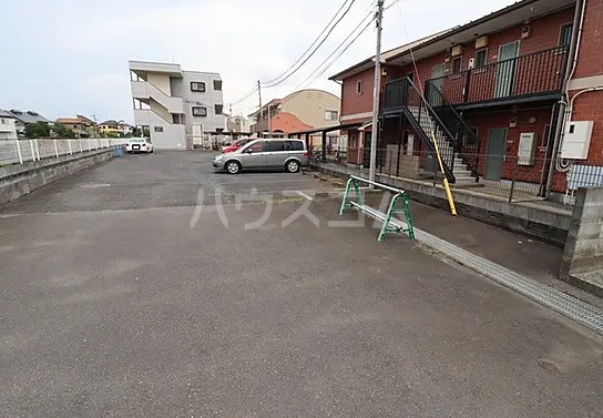 18/28 駐車場