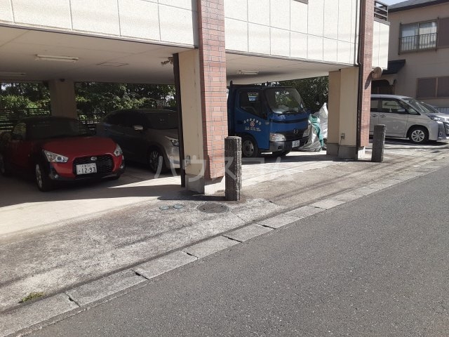 22/30 駐車場