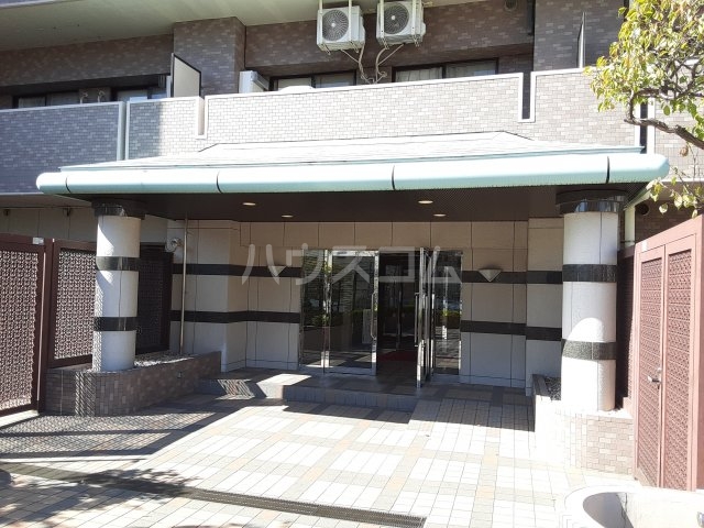 2/5 エントランス