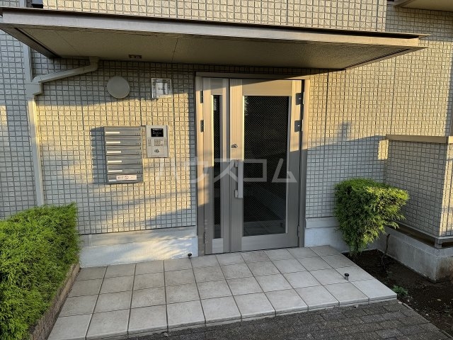 22/30 エントランス