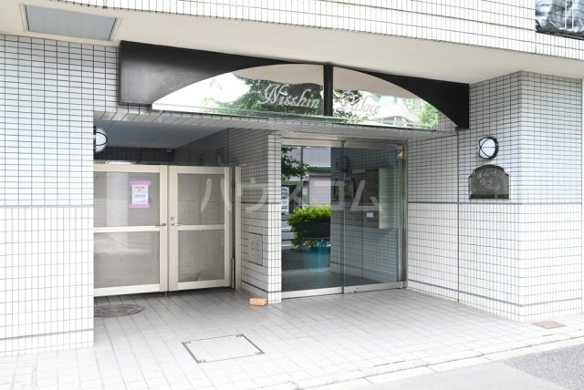 16/17 エントランス