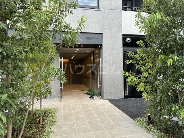 22/30 エントランス