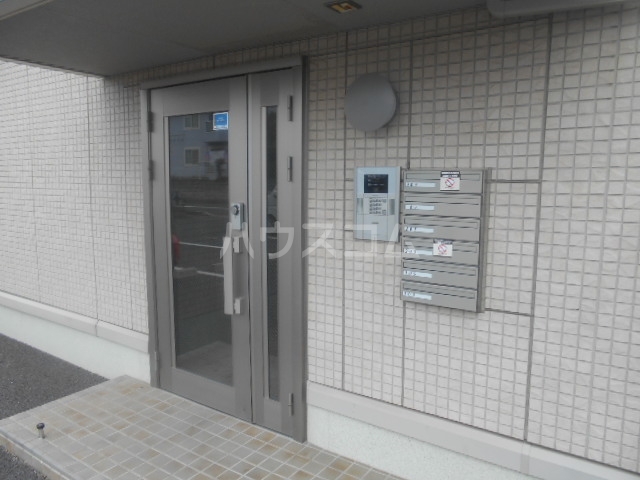 28/30 エントランス