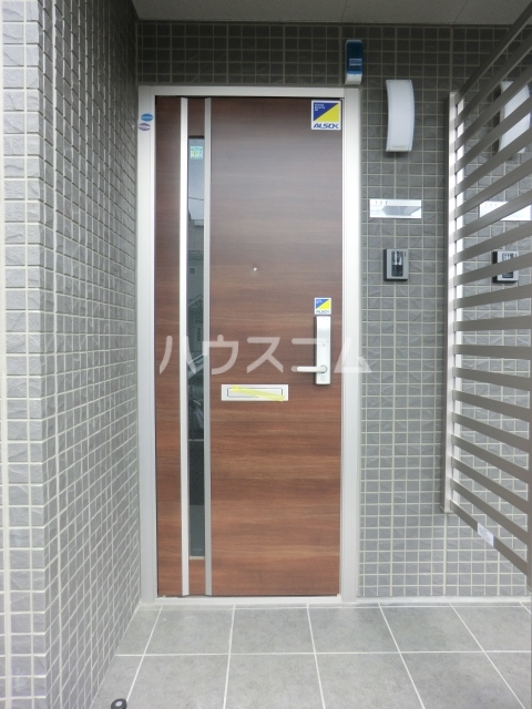 19/27 エントランス