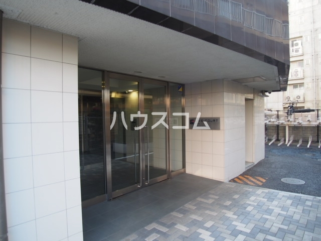 18/30 エントランス