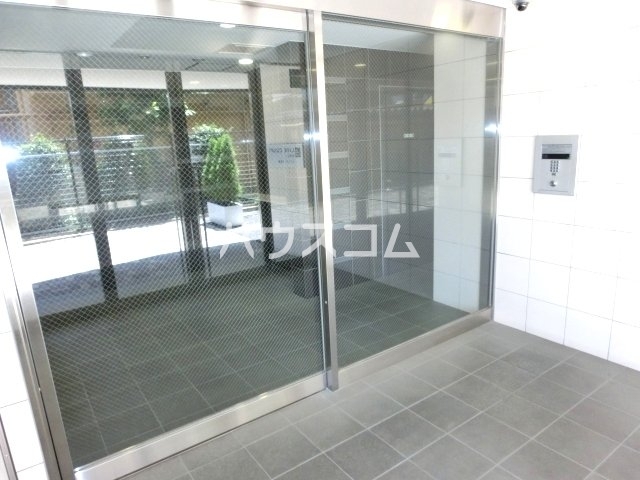 19/30 エントランス