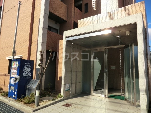 16/17 エントランス