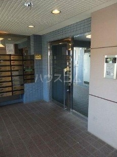 2/4 エントランス