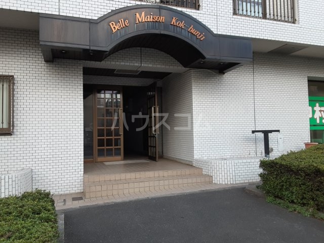 22/28 エントランス