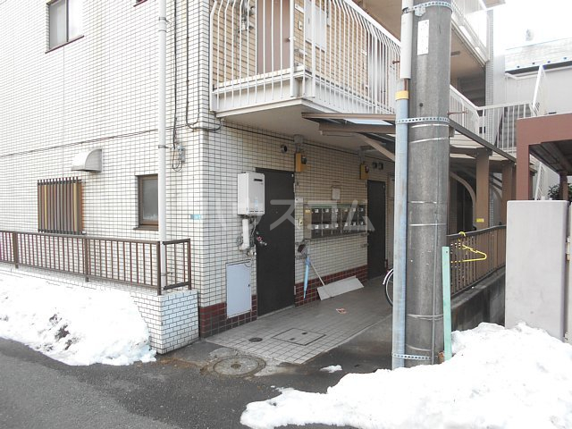 26/30 エントランス