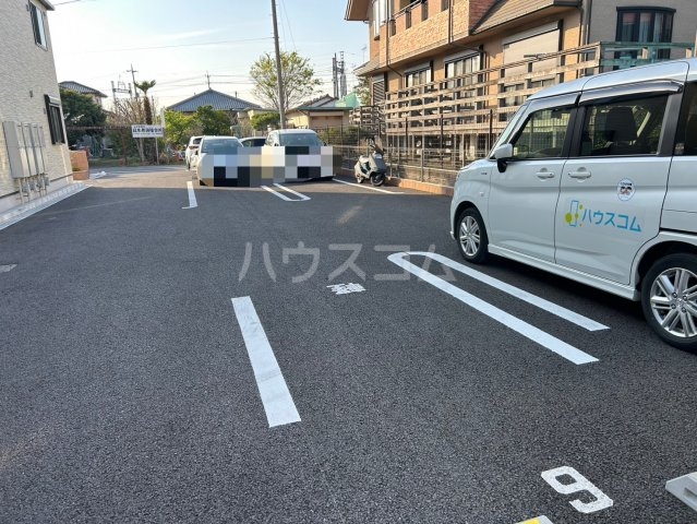 2/3 駐車場