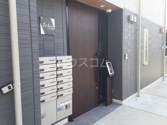 14/23 エントランス