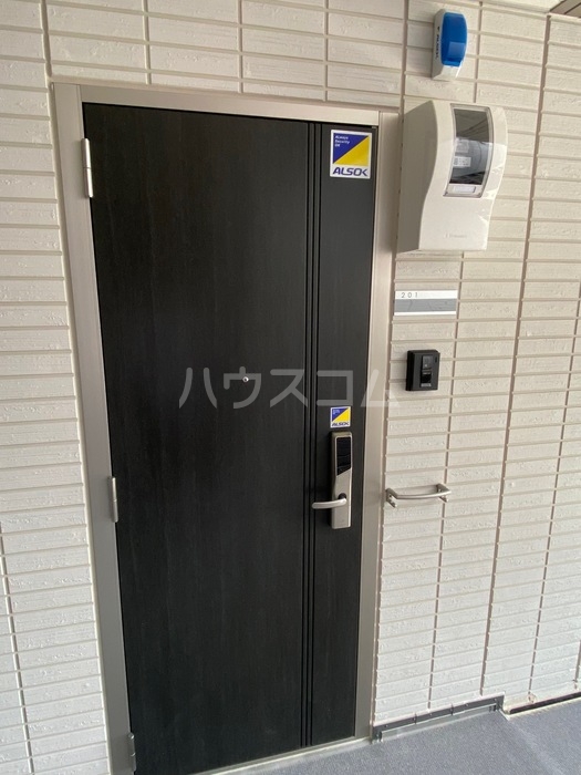 21/30 エントランス
