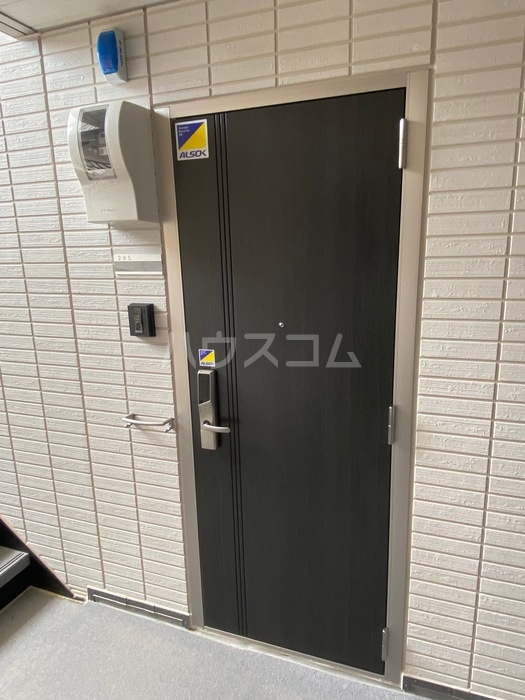 19/30 エントランス