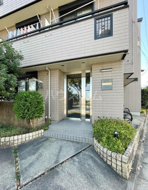 16/18 エントランス