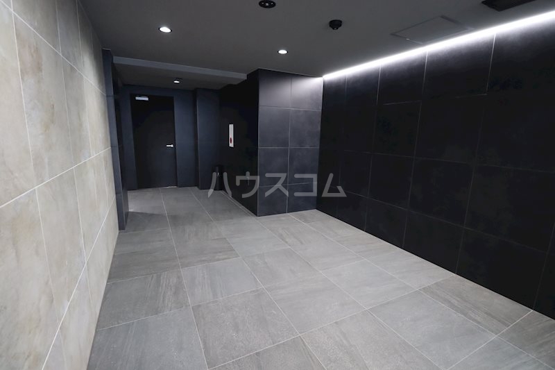 14/23 エントランス