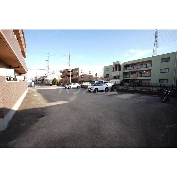 18/26 駐車場