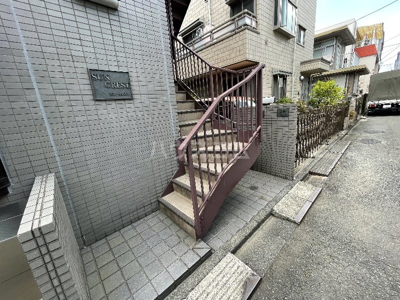 21/22 エントランス