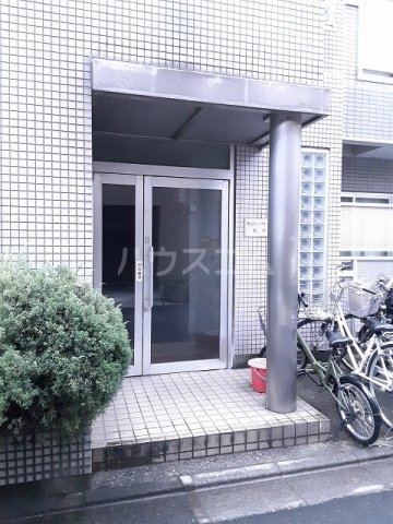 22/30 エントランス