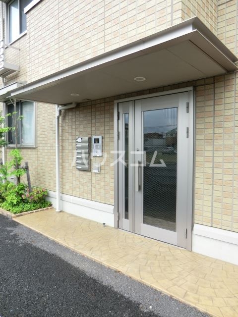 20/30 エントランス