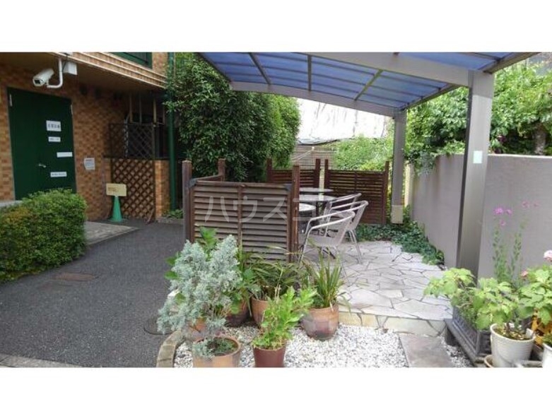 14/25 エントランス