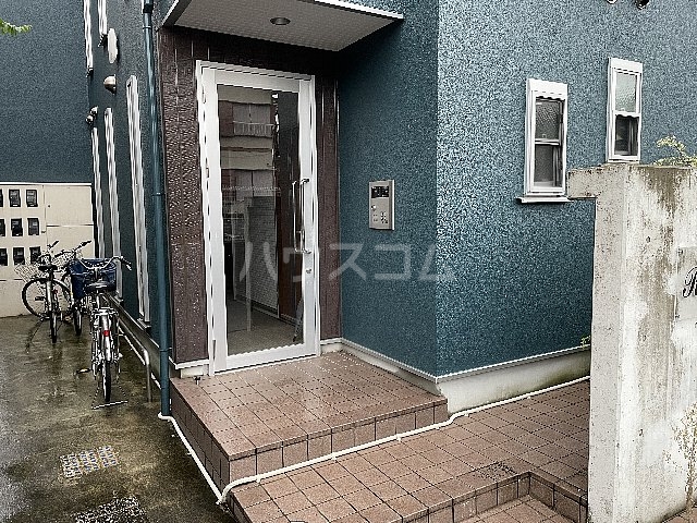 21/29 エントランス