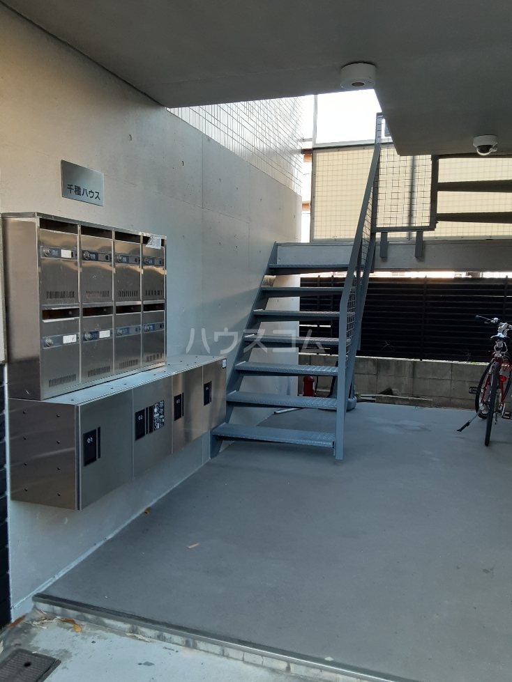 2/3 エントランス