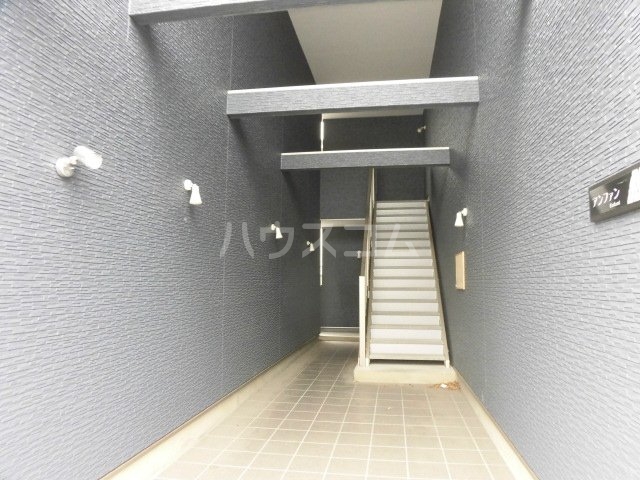 24/29 エントランス