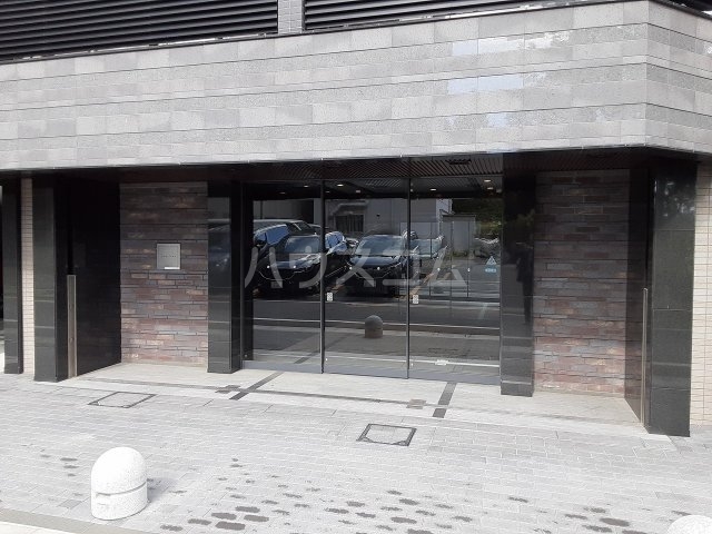 18/28 エントランス