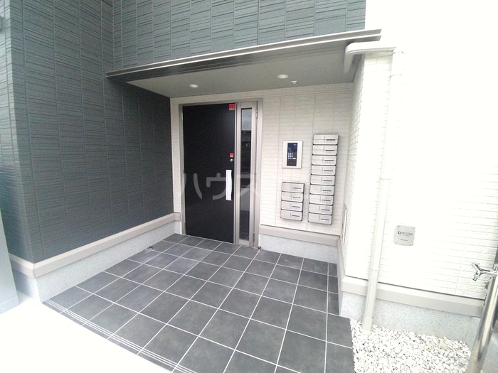 16/21 エントランス