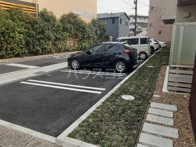 21/29 駐車場