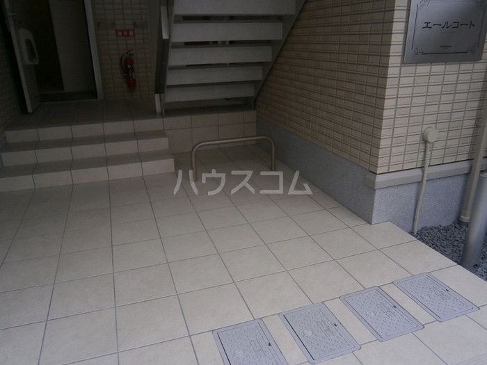 21/30 エントランス