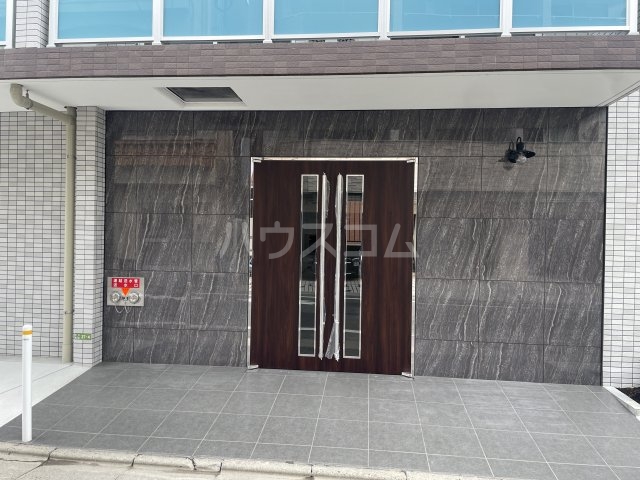 25/30 エントランス