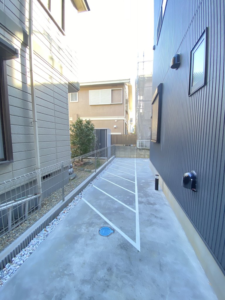 28/30 駐車場
