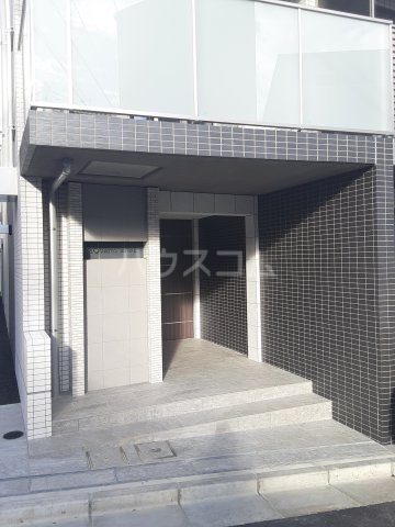 25/30 エントランス