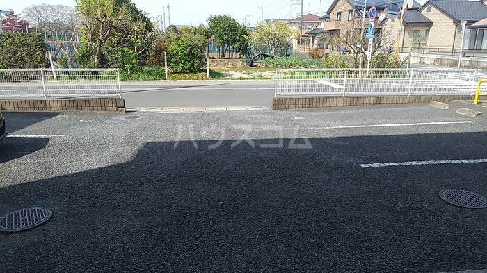 2/7 駐車場