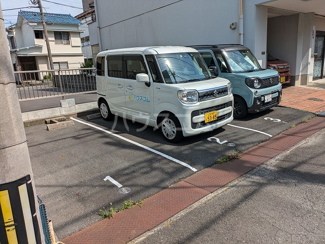 14/15 駐車場