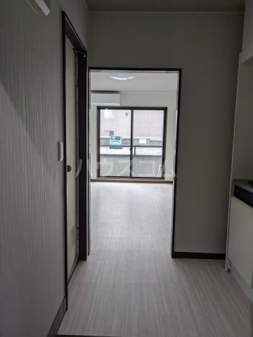 13/15 エントランス