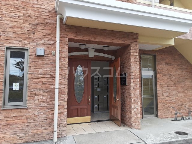 22/30 エントランス